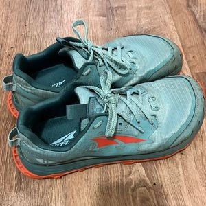 Altra Lone Peak 6 Size 9.5